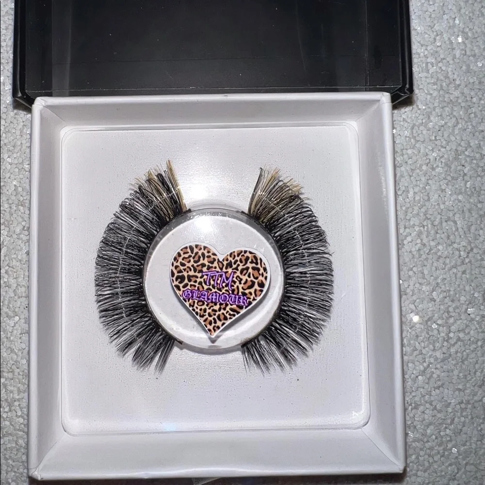 Faux mink eyelashes “creamsicle” - Picture 5 of 9